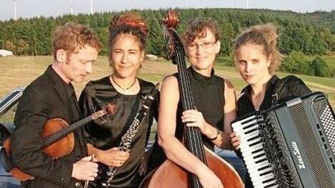 Das Ensemble Sher on a Shier gastiert am 2. April in Coburg. Foto: PR