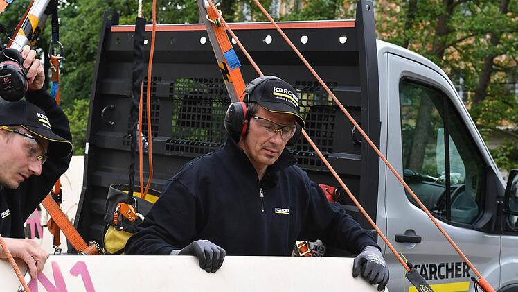 Die Untere Br&uuml;cke im Zeichen von "Reverse Graffiti". Ronald Rinklef