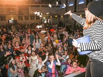 Schöne Faschingsparty für die Jüngsten: der große Kulmbacher  Kinderfasching des Kreisjugendrings, der Landkreisjugendarbeit und der Bayerischen Rundschau.Barbara Herbst