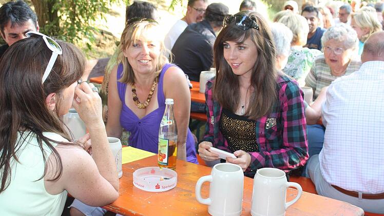 Die Festgäste genossen einen schönen Sommerabend. Foto: sw