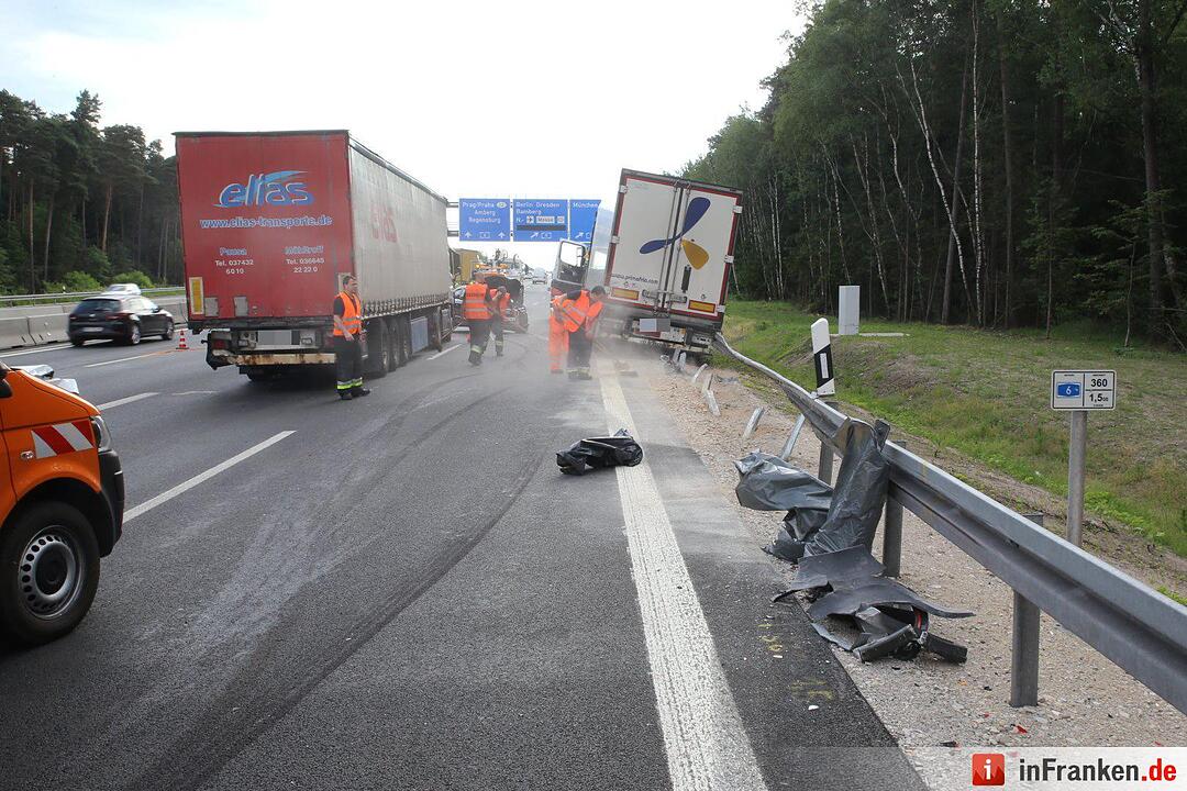 Unfall mit mehreren Fahrzeugen auf der A6 bei Nürnberg-Langwasser