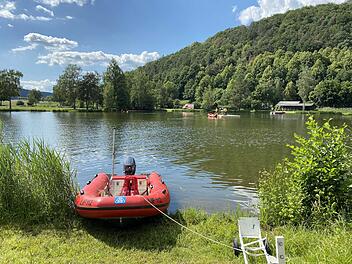 Gro&szlig;einsatz an Badesee: Einsatzkr&auml;fte suchen Vater und seine Tochter