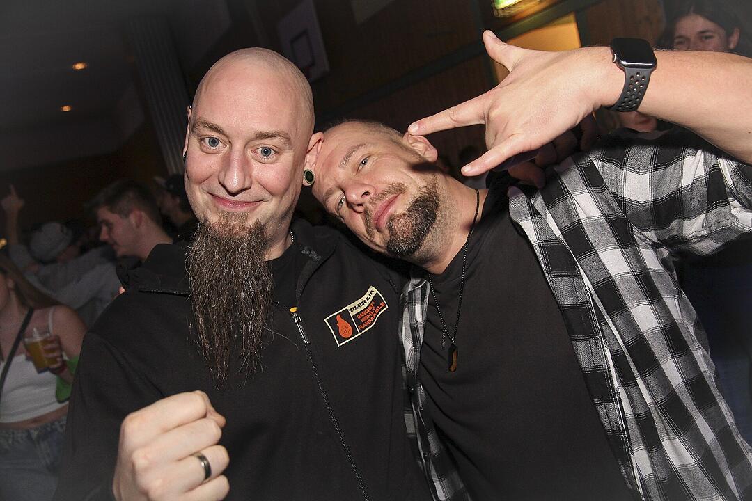 Mit vielen Party-Songs der 80er & 90er und Rock-Pop Klassikern