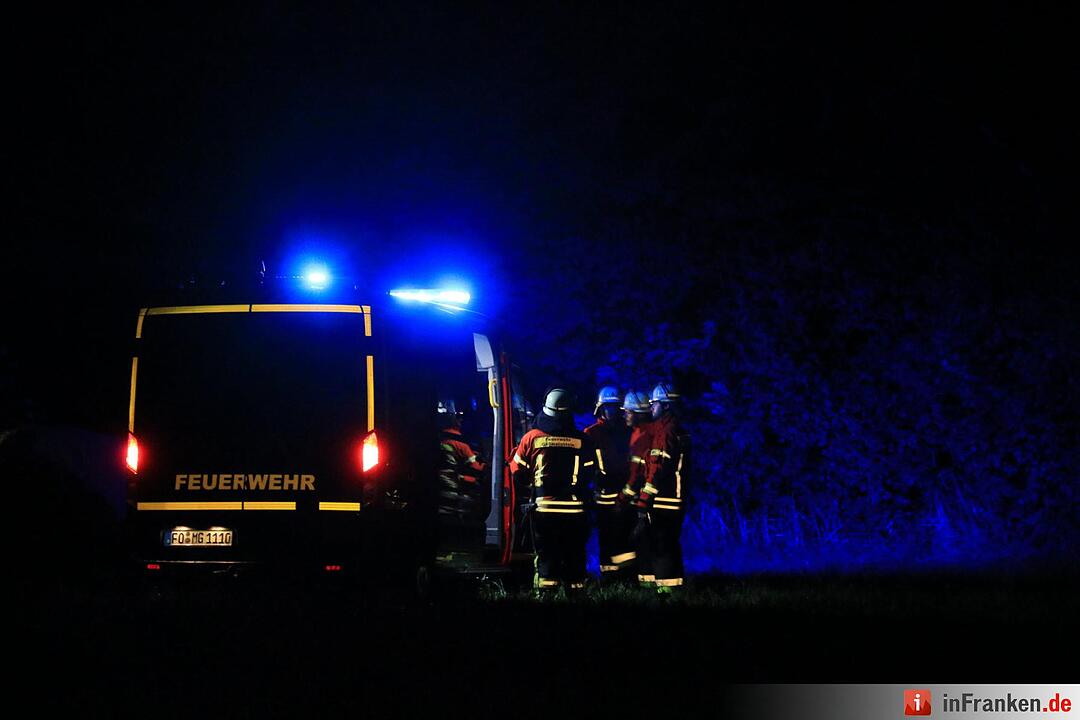 Ein Mann ist  in einem Waldstück bei Ebermannstadt von einer Felskante gefallen. Er war im Drogenrausch halbnackt duch den Wald gerannt.