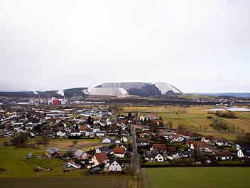 Nur 40 Kilometer von Franken entfernt: Baby-Leiche in Haus in Heringen entdeckt, Frau (34) in Haft