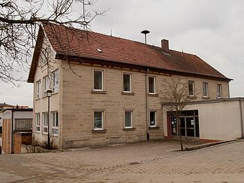 Die alte Schule in Breitbrunn Foto: Günther Geiling