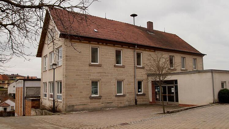 Die alte Schule in Breitbrunn Foto: Günther Geiling