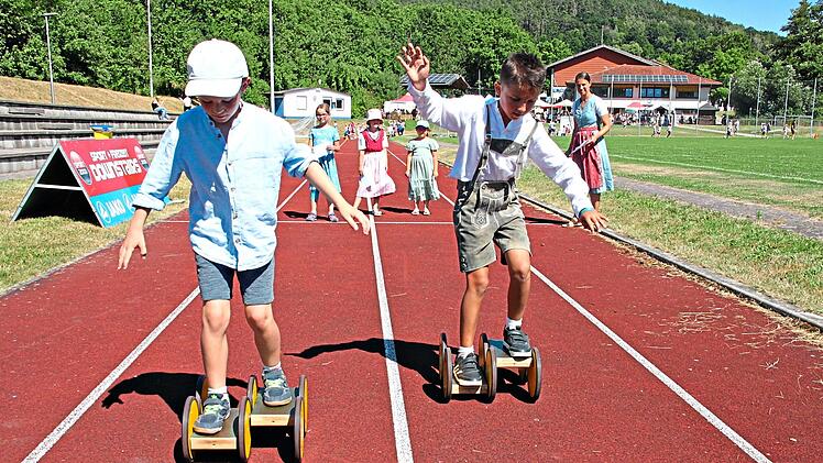 Beim Laufen mit dem Pedalo wurde der Gleichgewichtssinn trainiert.