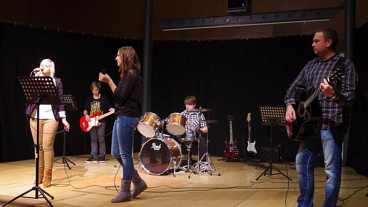 Die Schulband der RS 1 rockte zu aktuellen Charthits.
