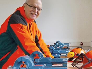 Theodor Escherich steht in der Werkstatt des neuen Ausbildungsstützpunktes in Stangenroth. Foto: Kathrin Kupka-Hahn