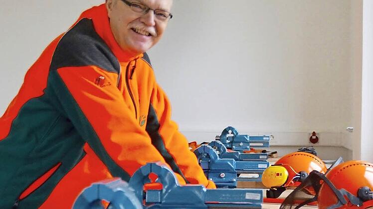 Theodor Escherich steht in der Werkstatt des neuen Ausbildungsstützpunktes in Stangenroth. Foto: Kathrin Kupka-Hahn