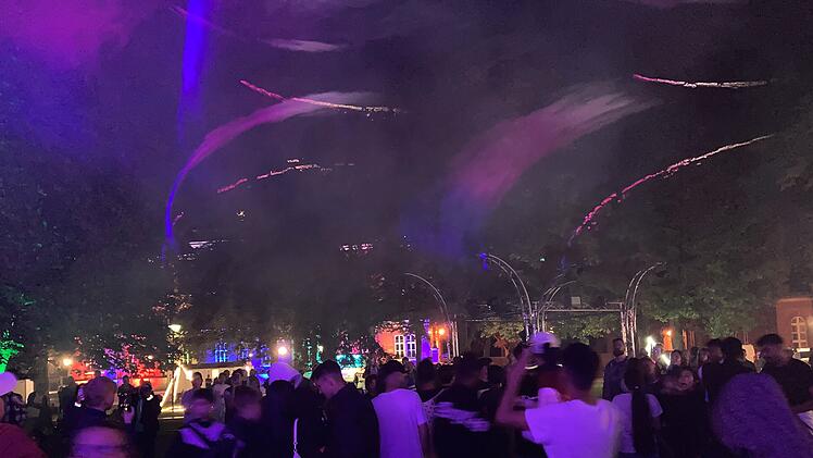 Hof: Wie wird das Bahnhofsviertel für Jugendliche attraktiver? Ideen bei Neon-Party bewertet