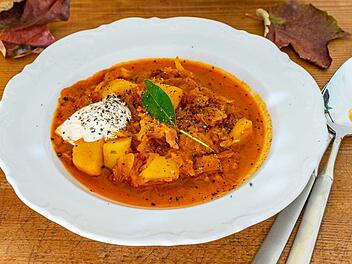 sauerkrautsuppe-kartoffeln.jpg