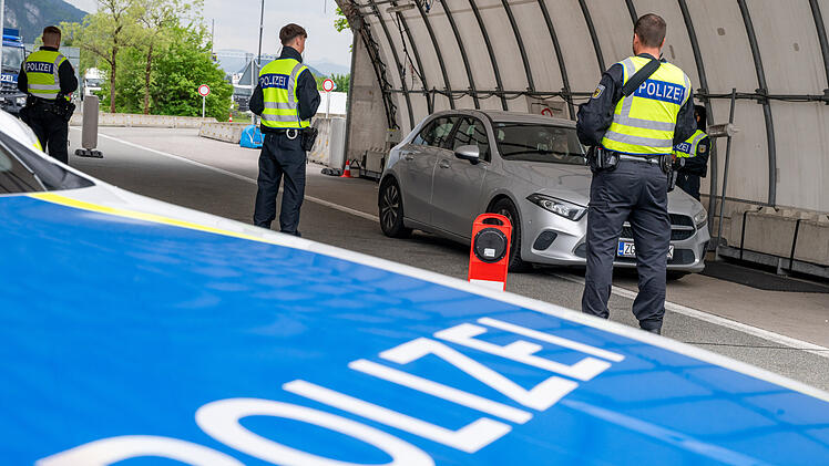 Bundespolizei kontrolliert Grenz&uuml;bergang Kiefersfelden