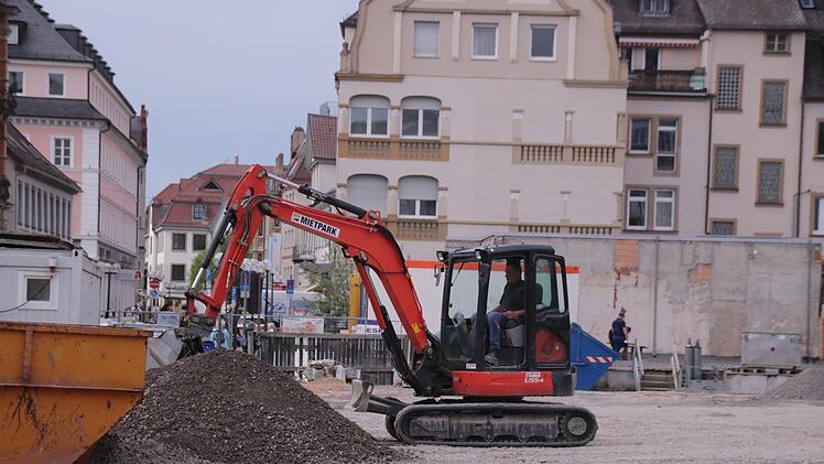 Arbeiten auf dem Hotelbaugrund. Foto: Benedikt Borst
