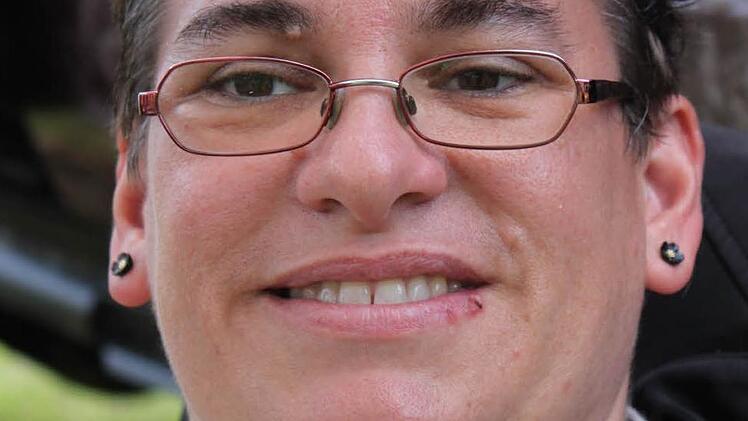 Martina Rota Müller (42 Jahre, aus Koblenz (Schweiz)): "... ich gerne neue Kulturen, Landschaften und Menschen kennenlerne. Ich reise gerne individuell mit dem Auto, in dem ich dann auch übernachte.  Die bisher tollste Reise war für mich die Türkei."