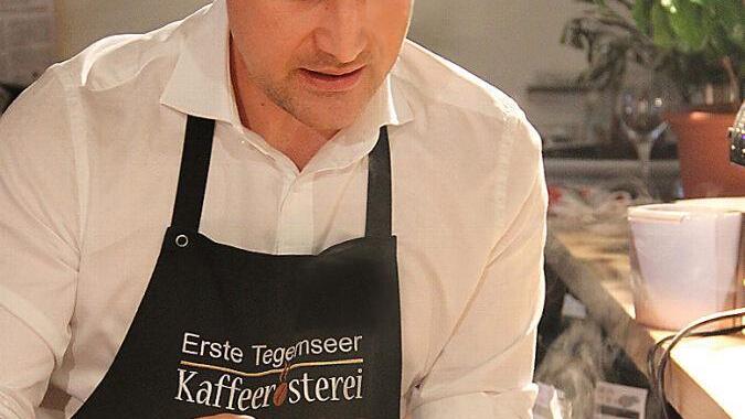 Mario Felix Liebold aus Ludwigsstadt und sein Kaffee sind am Sonntag im Fernsehen.  Foto: Bayerisches Fernsehen