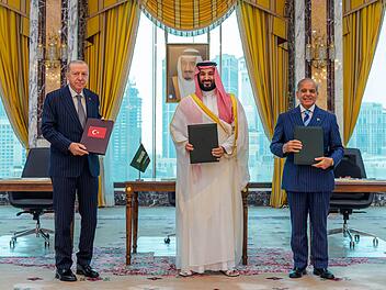 T&uuml;rkei, Saudi-Arabien und Pakistan schlie&szlig;en Verteidigungspakt