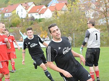 Der SV Ramsthal mit Steven Klitzing (vorne) will am besten schon in Altbessingen zum Jubeln abdrehen wie hier gegen Eibstadt.ssp