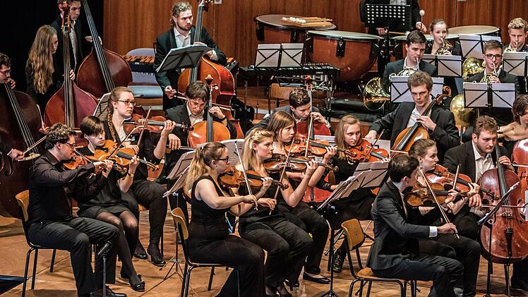 Impressionen vom Oster-Konzert des Jugend-Symphonie-Orchesters Oberfranken im Coburger KongresshausFoto: Jochen Berger