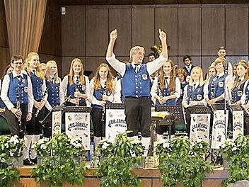 Das Jugendblasorchester Scholz gastiert in der Georgi-Kurhalle. Foto: Lisa Kuhn