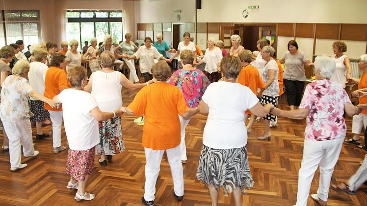 Beim Jubiläum der Seniorentanzgruppe "Verklärung Christi" Forchheim wurde natürlich viel getanzt. Foto: cs