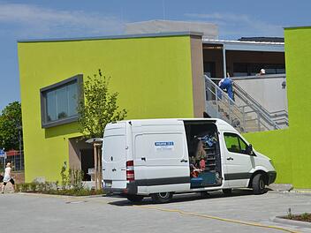 Noch sind Arbeiter beschäftigt. Doch die neue Kita  auf der Herzo Base wird bereits auf den Einzug der Kinder am kommenden Dienstag vorbereitet. Foto: Bernhard Panzer