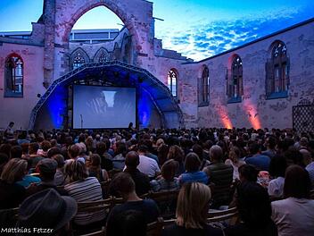 Beim SommerNachtFilmFestival 2019 ist wieder Einiges geboten. 25 Tage lang k&ouml;nnen sich Festivalg&auml;nger am Kino unter freiem Himmel erfreuen. Foto:  Mobiles Kino e.V.