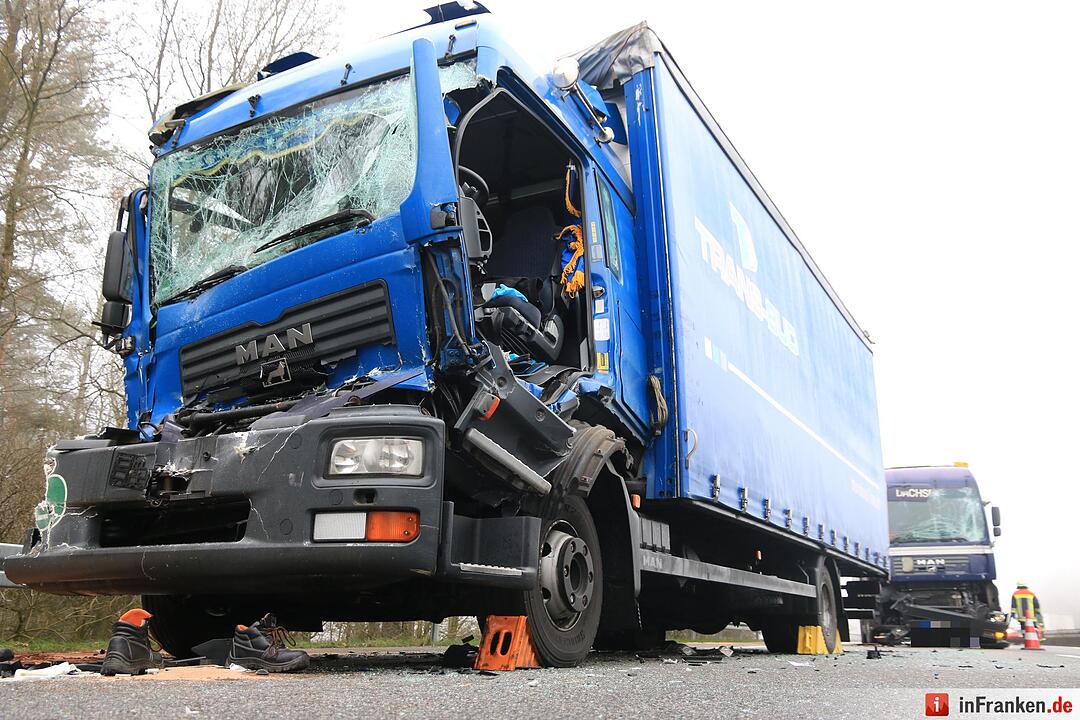Unfall mit drei Lkw auf A3 bei Höchstadt