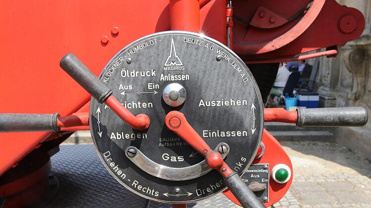 Impressionen vom 15. Coburger Old- und Youngtimertreffen auf dem Schlossplatz.Foto: Wolfgang Desombre