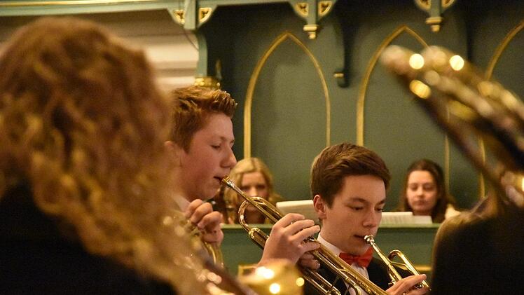 Eindrücke  vom MGF-Adventskonzert in der Petrikirche. Foto: Uschi Prawitz