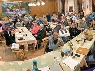 Der Saal des Landgasthofes Schr&uuml;fer in Pinzberg war &uuml;berf&uuml;llt.  Foto: PR