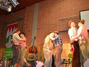 Die Band "Häisd`n`däisd vomm mee" bei einer Showeinlage. Fotos: Wilfried Roppelt