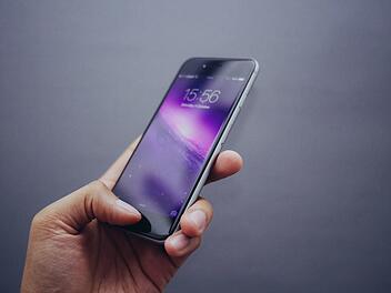 Handy-Vergleich 2019 von Stiftung Warentest. Foto: Oliur/ Unsplash