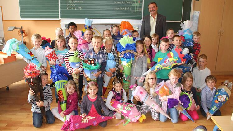 Die 1b mit ihren Lehrer Reinhold Mahr.