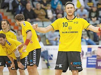 Matthias Gerlich jubelt über den HSC-Sieg und über einen seiner sechs Treffer im Spiel gegen Dormagen.