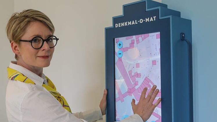 Patricia Alberth am "Denkmal-o-Mat". Foto: Barbara Herbst