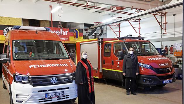 Pfarrerin Carina Knoke segnete die Fahrzeuge.