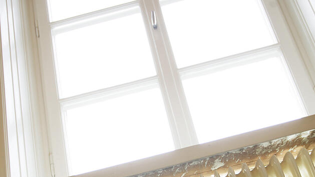 Heizk&ouml;rper mit angebrachter Reflexionsfolie.