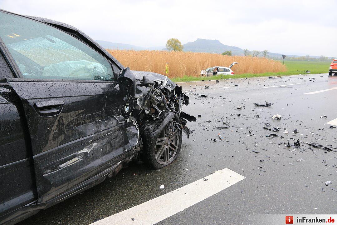 Schwerer Verkehrsunfall auf B470 bei Weilersbach: zwei Kinder verletzt