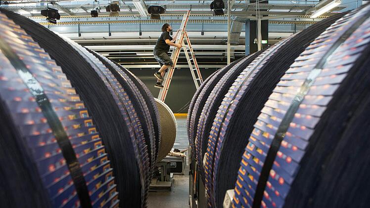 Das Druckzentrum wird für die Industrie-Symphonie am Samstag vorbereitet. Foto: Matthias Hoch