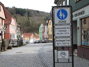 Die Fußgängerzone in Bad Brückenau: Die Zufahrtszeit für Anlieger wird von 11 auf 18.30 Uhr ausgeweitet. Foto: Ulrike Müller