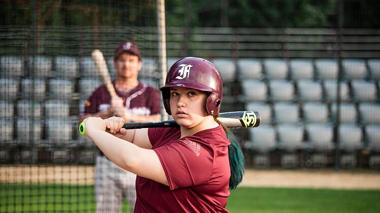 Als Leyla (Dilara Aylin Ziem) ihre Begeisterung und ihr Talent f&uuml;r Baseball entdeckt, &auml;ndert sich auch ihre Haltung ihr selbst gegen&uuml;ber.