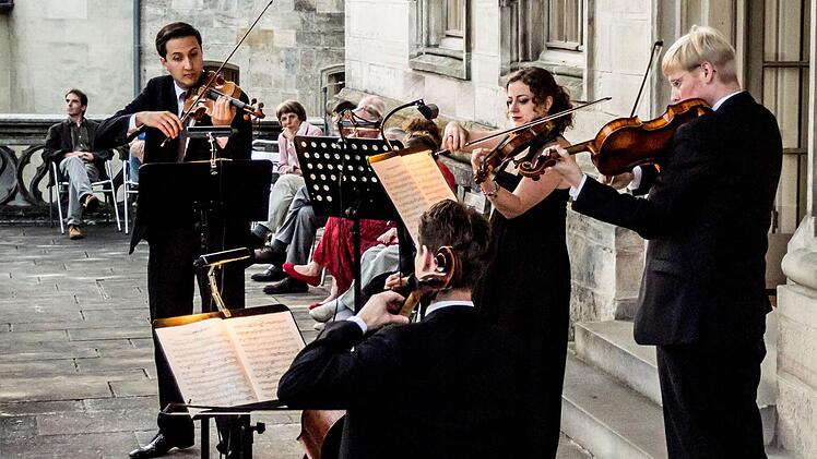Impressionen vom Wandel-Konzert auf Schloss Callenberg im Rahmen des Festivals "Klanggrenzen".Foto: Jochen Berger