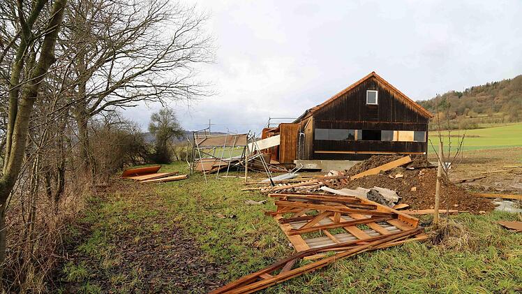 Zerstörter Bienenlehrstand bei LützelsdorfFoto: Franz Galster