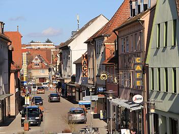 Die Höchstadter Hauptstraße soll durch eine Bürgergenossenschaft wieder mehr belebt werden.  Foto: Andreas Dorsch