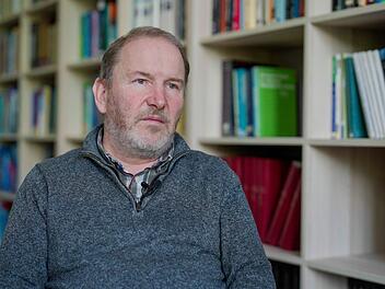 Professor Stefan Schlatt, Universit&auml;t M&uuml;nster, forscht an Affen und M&auml;usen zur m&auml;nnlichen Zeugungsf&auml;higkeit. Als einziger Wissenschaftler war er bereit dazu, vor der Kamera &uuml;ber seine Erfahrungen mit Tierversuchen zu sprechen.