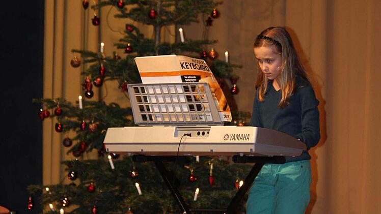 Lea Bauer spielte am Keyboard.