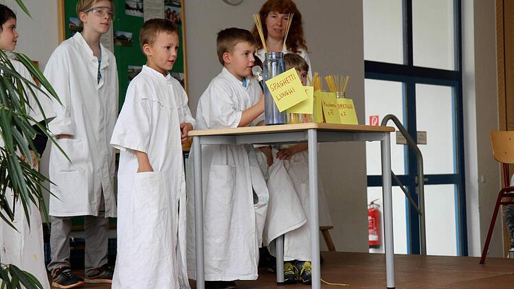 Experimente der kleinen Forscher und angehenden Professoren Foto: Richard S&auml;nger