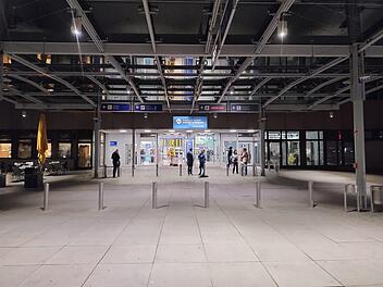 Flughafen N&uuml;rnberg Au&szlig;en Nacht